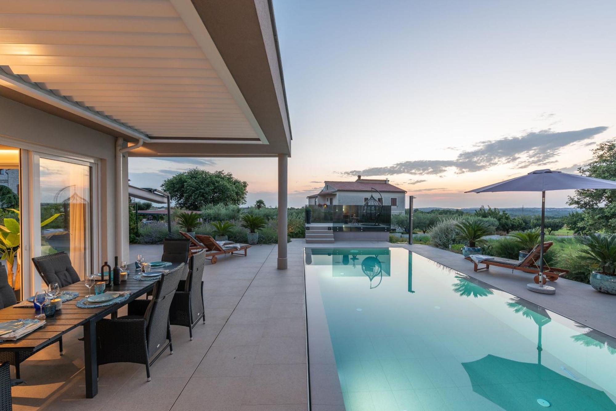 Ferienhaus Serena Mit Pool Fuer 6 Personen, Mit Wunderschoenem Garten Bei *