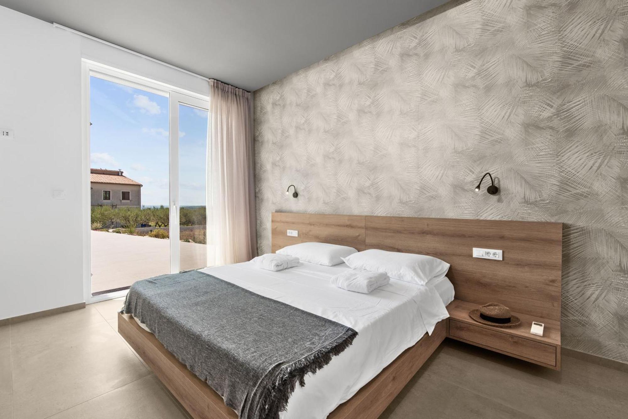Serena Mit Pool Fuer 6 Personen, Mit Wunderschoenem Garten Bei *