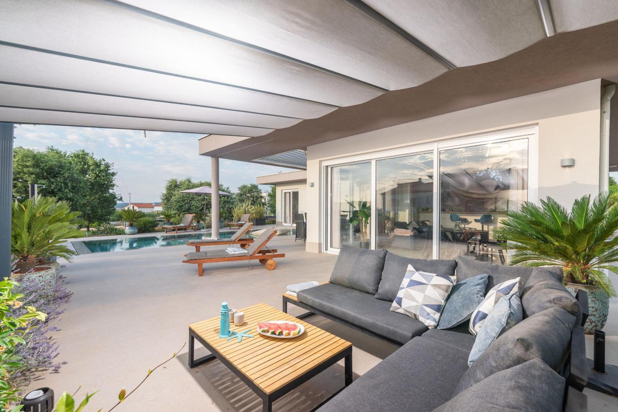 Ferienhaus Serena Mit Pool Fuer 6 Personen, Mit Wunderschoenem Garten Bei *