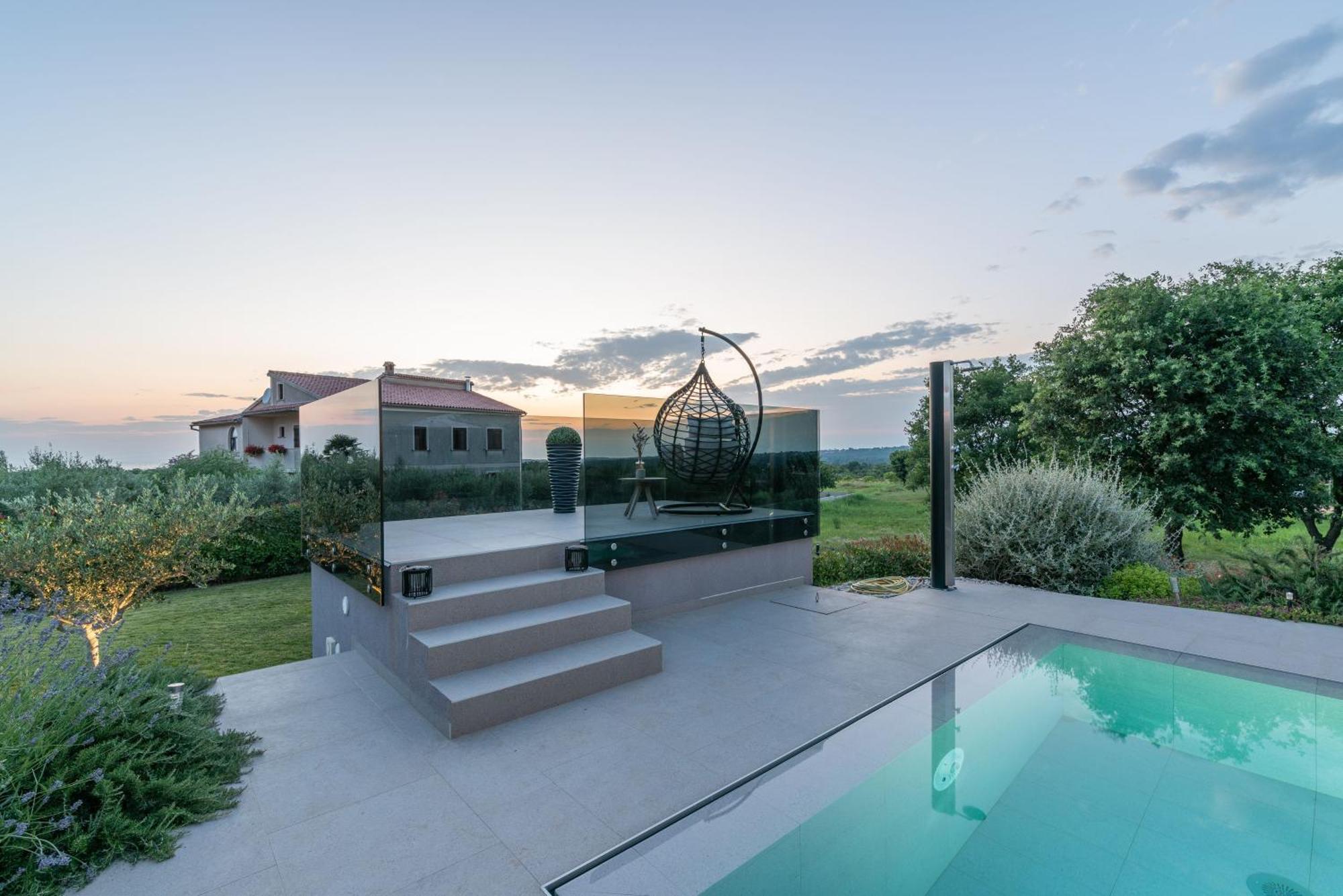 Serena Mit Pool Fuer 6 Personen, Mit Wunderschoenem Garten Bei
