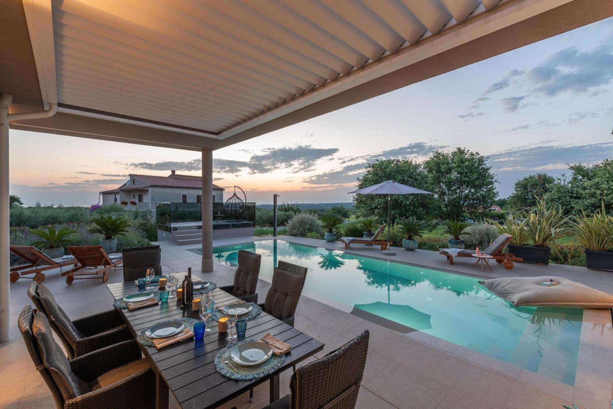 Serena Mit Pool Fuer 6 Personen, Mit Wunderschoenem Garten Bei Ferienhaus