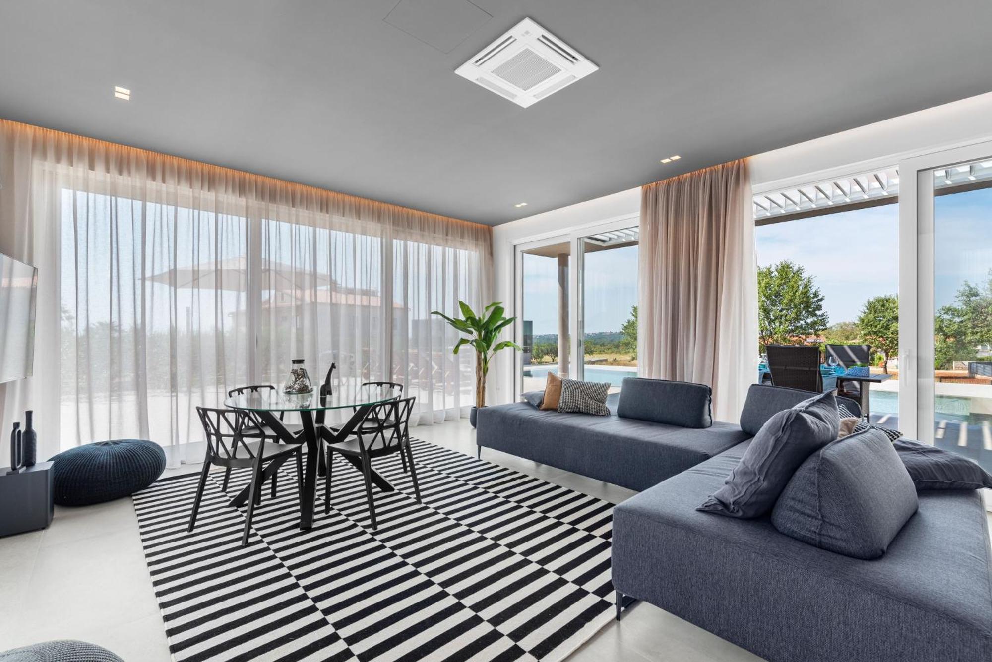 Ferienhaus Serena Mit Pool Fuer 6 Personen, Mit Wunderschoenem Garten Bei Poreč